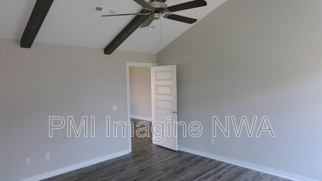 Building Photo - 474 N Yona Ln
