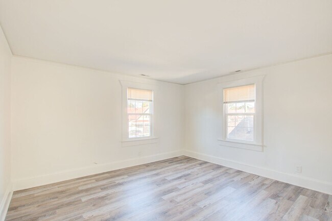 Building Photo - 1135 Jackson Ave