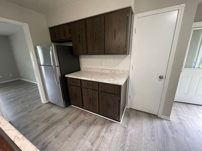 Building Photo - 2924 Leeway Dr