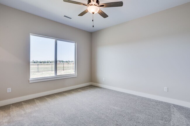 Building Photo - Trails End- Single Family