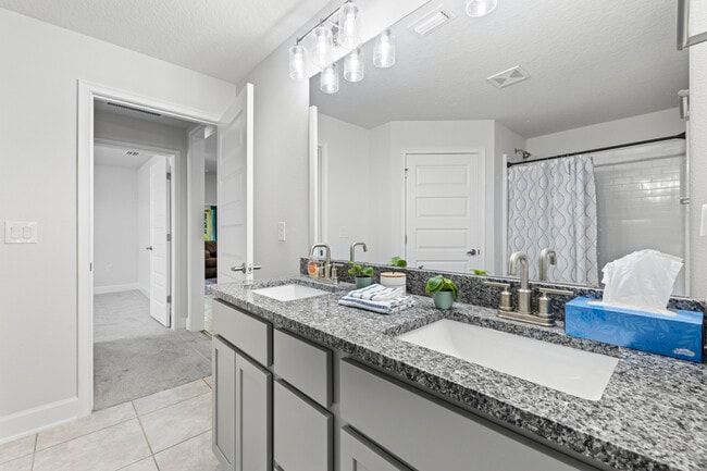 Building Photo - 4370 Sagefield Dr