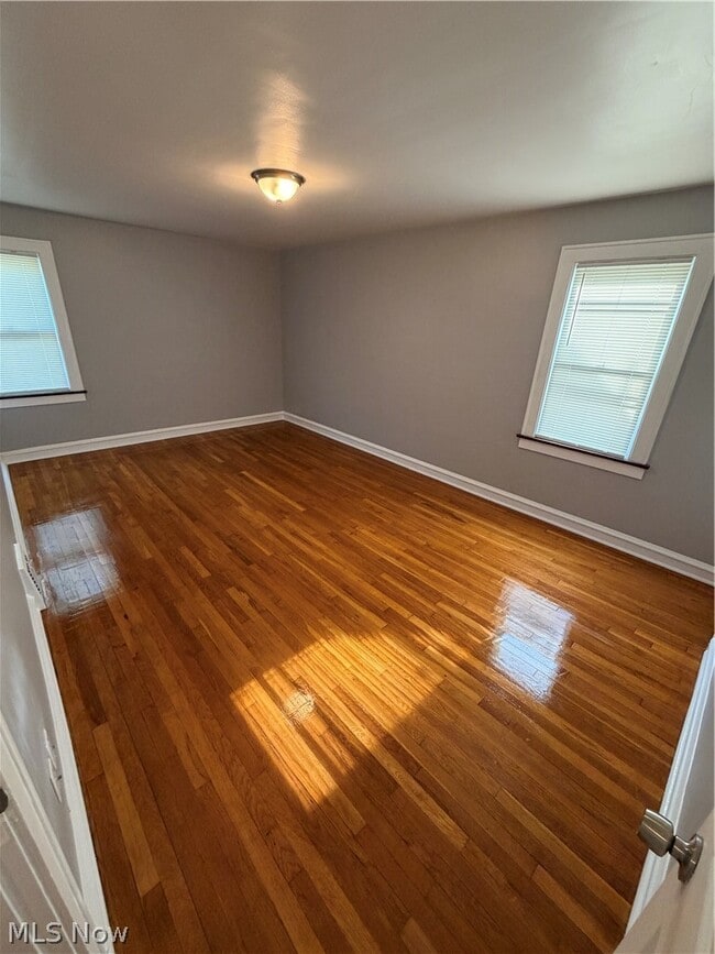 Building Photo - 52 Meadowbrook Ave