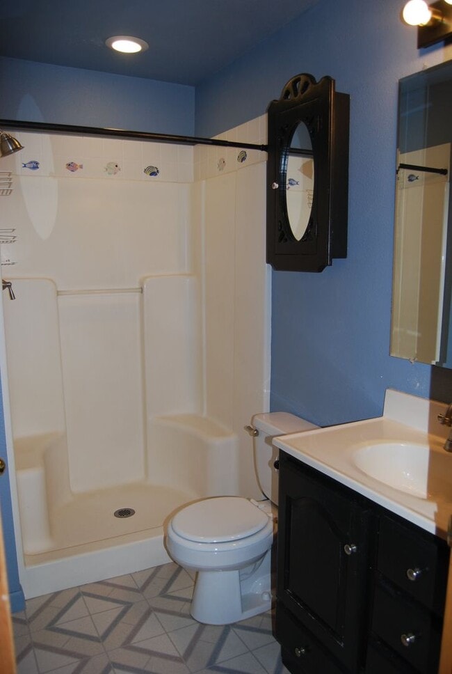 Building Photo - 3 Bedroom 2 Bath Home Newberg OR