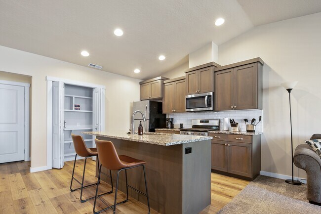 Building Photo - 1824 E Ringneck St