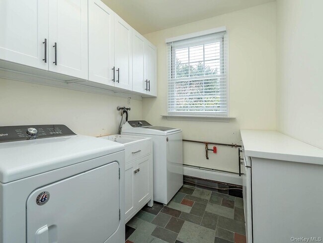 Building Photo - 7 Kissam Ln