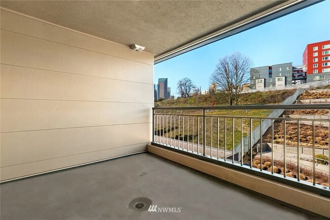 Balcony - 321 10th Ave S