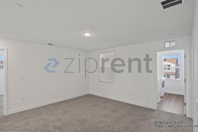 Building Photo - 426 Gold Coast Rd