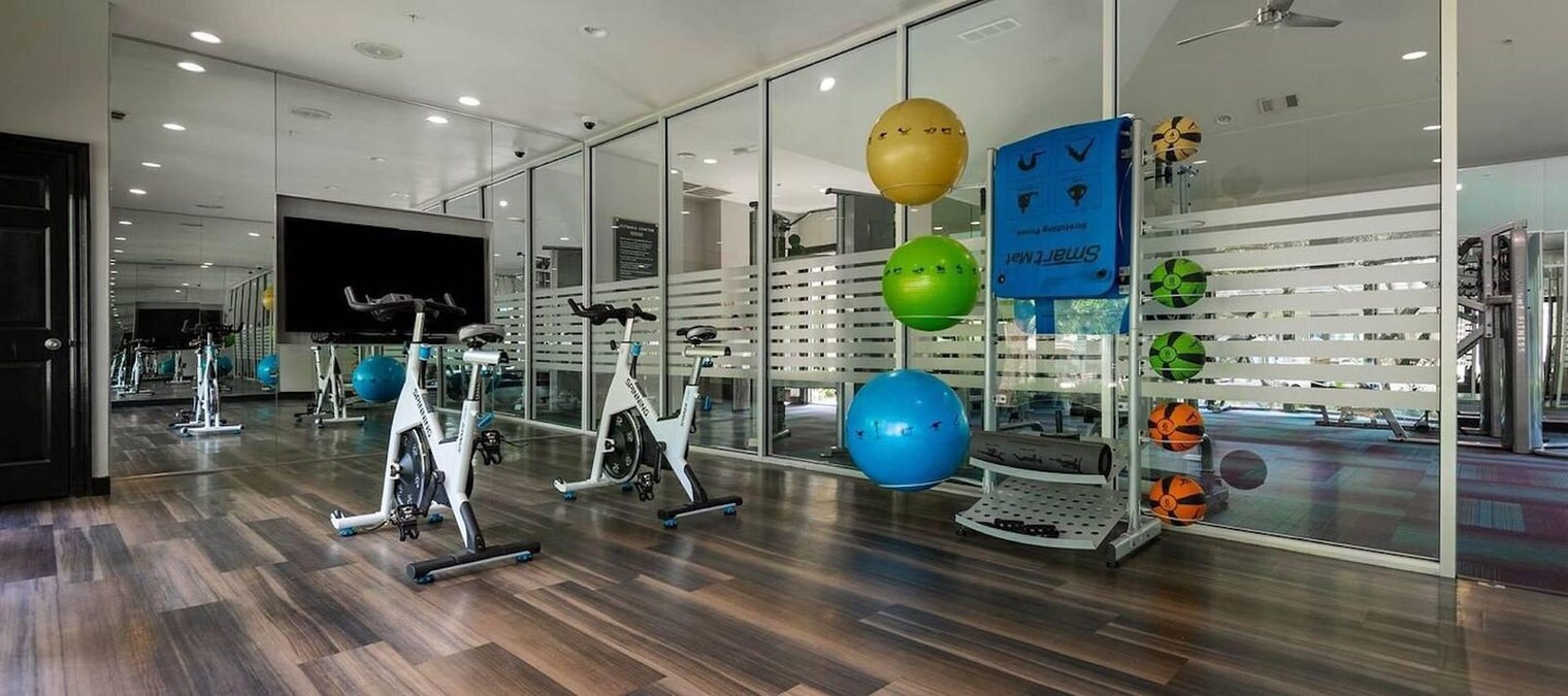 Building Photo - 12100 Metric Blvd