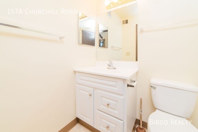 Building Photo - SPACIOUS 1 Bed/1 Bath APARTMENT in CHURCHILL!