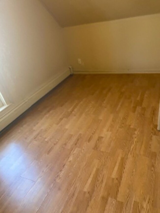 Building Photo - r314LBP