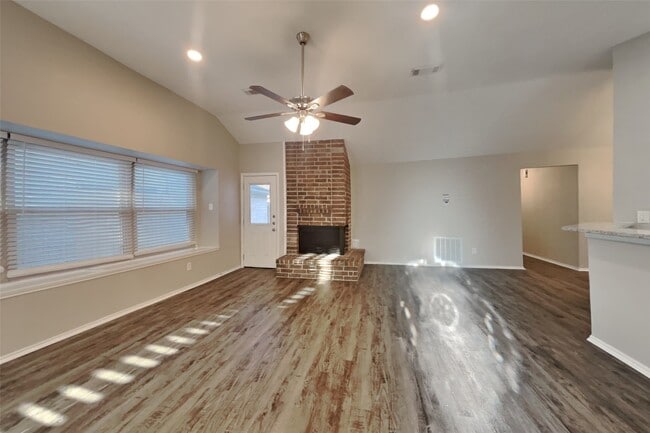 Building Photo - 1511 Miller Ave