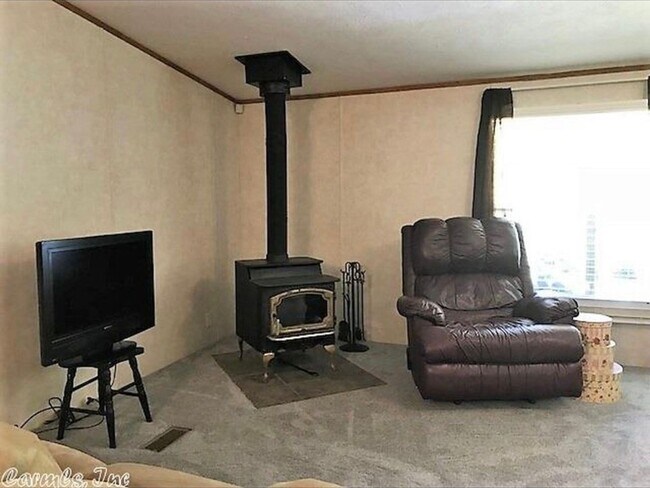 Building Photo - 3 Bedroom Single Family Home in Haskell.