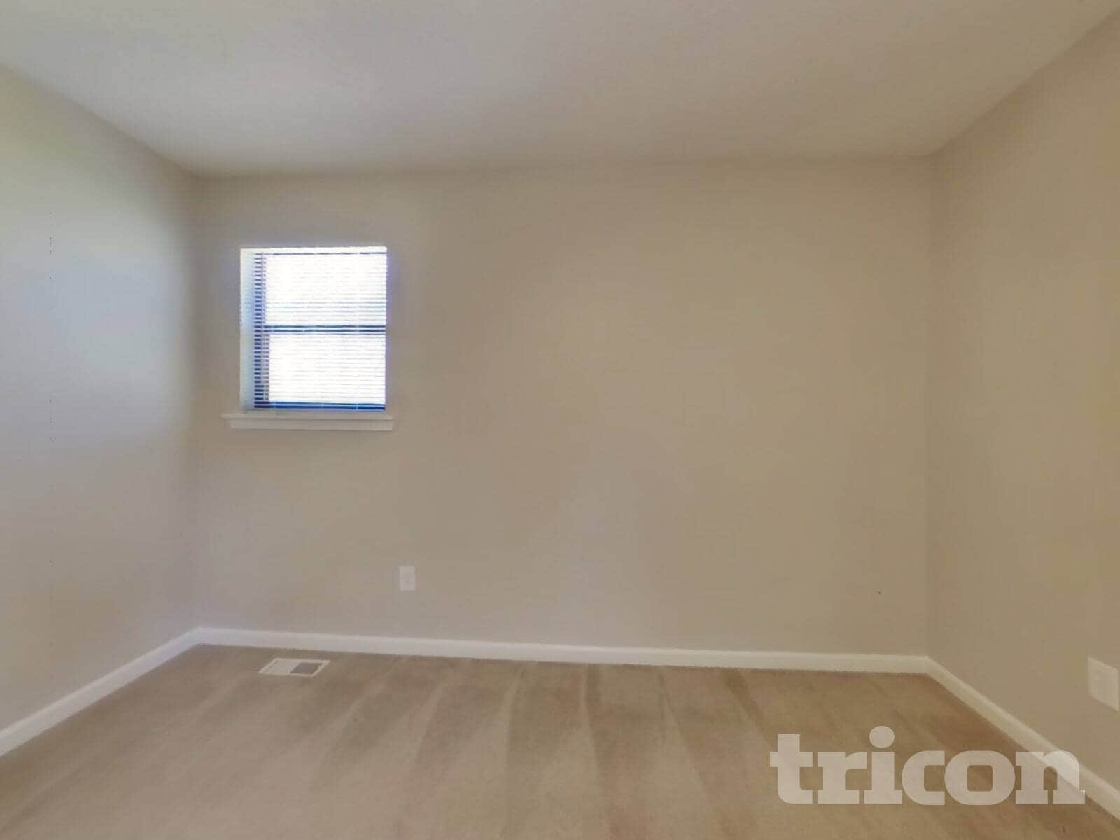 Building Photo - 17 Paces Meadows Dr