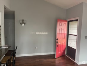 Building Photo - 484 Lazywood Ln