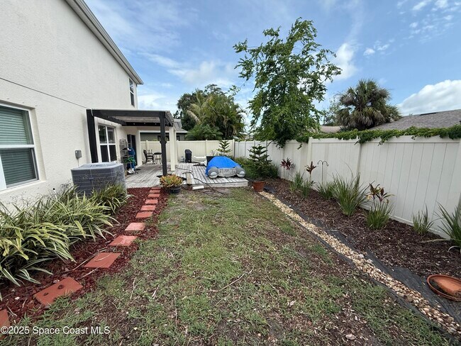 Building Photo - 1120 Swiss Pointe Ln