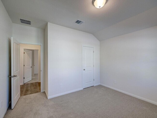 Building Photo - 112 Holmby Dr