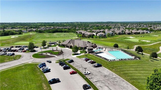 Building Photo - 707 Glenn Cir