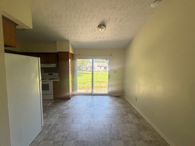 Building Photo - 1855 Berriedale Dr