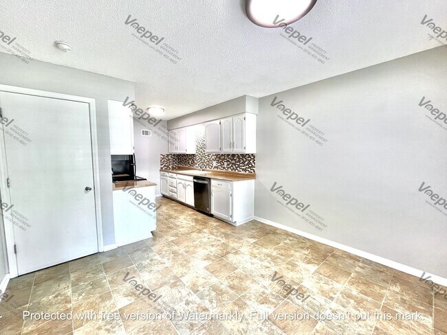 Building Photo - COMING SOON! 3 Bedroom 1.5 Bath in Blue Sp...