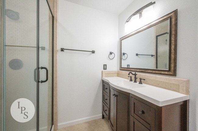 Building Photo - Fresno Westside Home, 3BR/2BA, Built 2002 ...