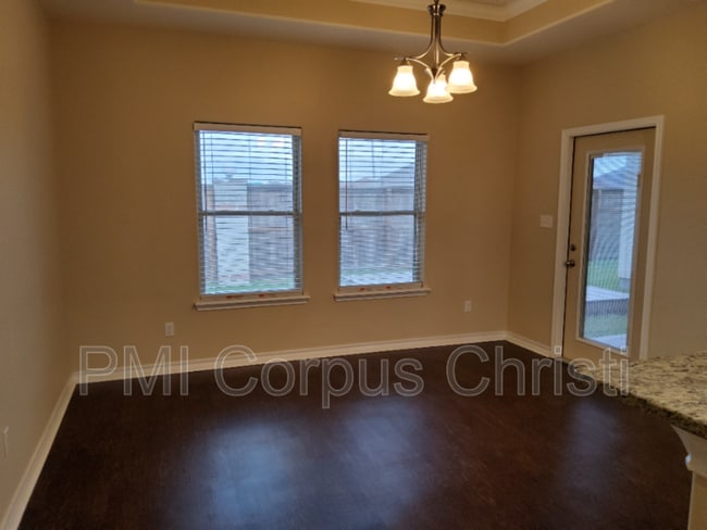 Building Photo - 4009 Cimarron Lake Dr