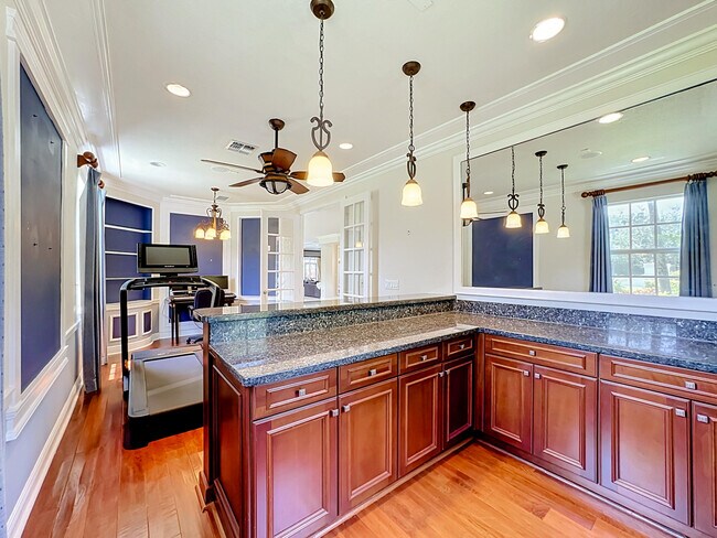 Building Photo - 11251 SW Springtree Terrace