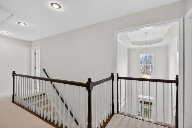 Building Photo - Great home in highly desired Brookstone Subdivision with Cobb County Schools.