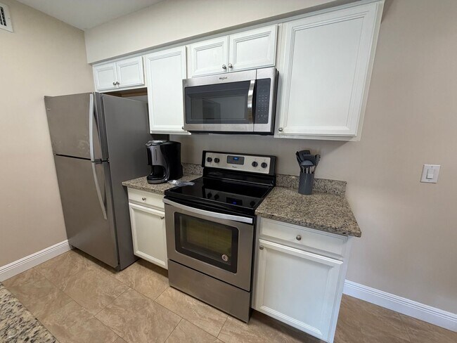 Building Photo - ANNUAL RENTAL - FURNISHED 1 BED / 1 BATH CONDO AT MYSTIC GARDEN