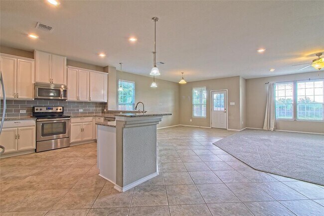 Building Photo - 31443 Kingsway Rd