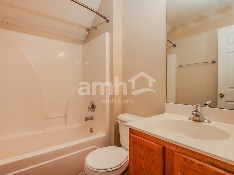 Building Photo - 183 Stoney Xing