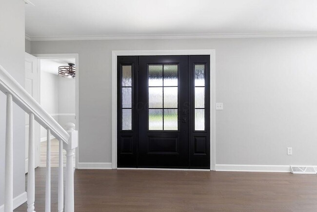 Building Photo - 554 Pointview Dr