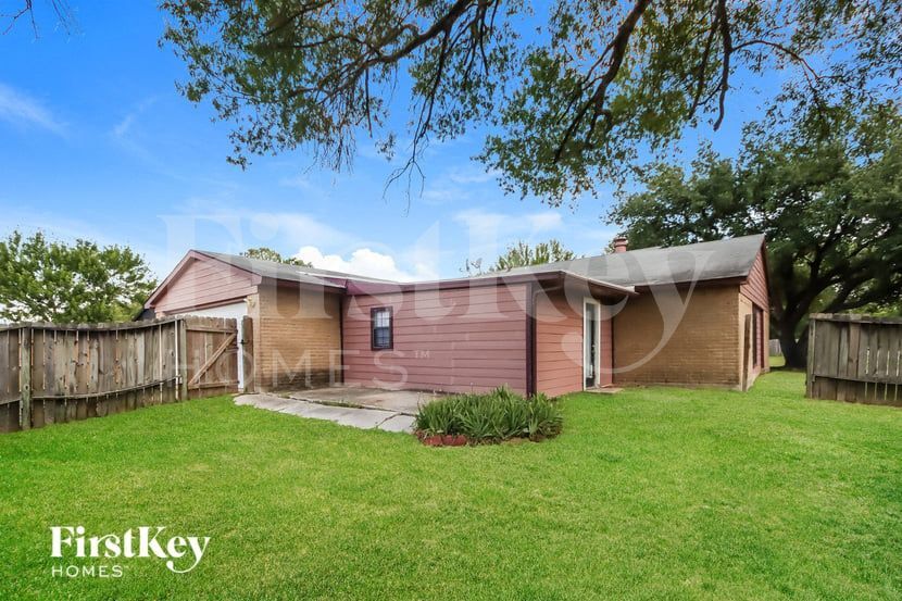 Building Photo - 14658 Meyersville Dr