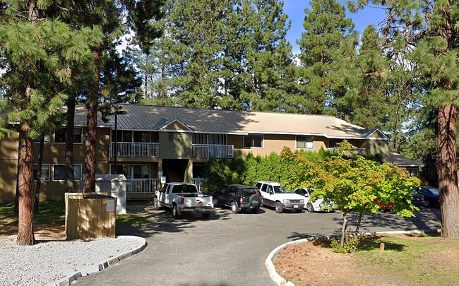 Building Photo - 906 W 2nd St