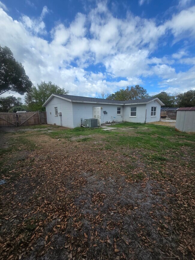 Building Photo - 9231 Antrim St