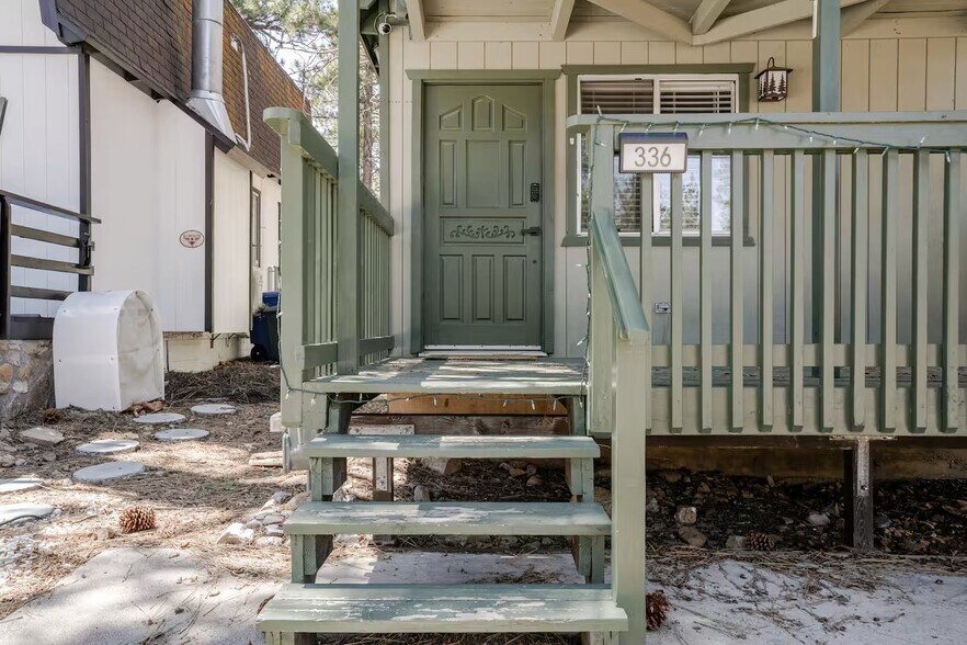 Building Photo - 336 Spruce Ln