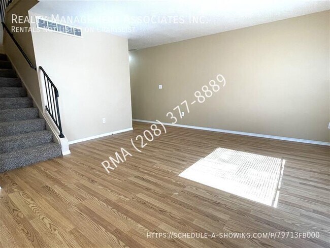 Building Photo - 5349 W Grover St