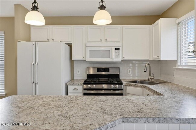 Building Photo - 7 Lucia Ct