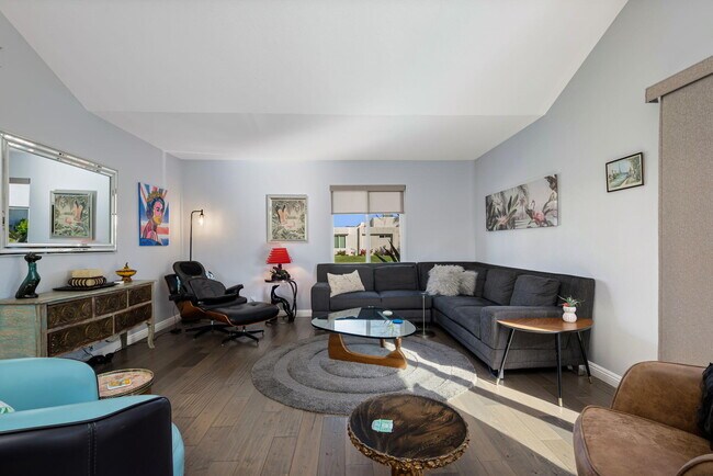 Building Photo - 6071 Hazeltine Plaza