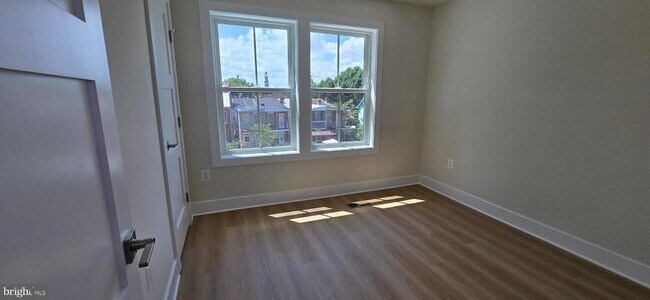 Building Photo - 412 Chapel Alley