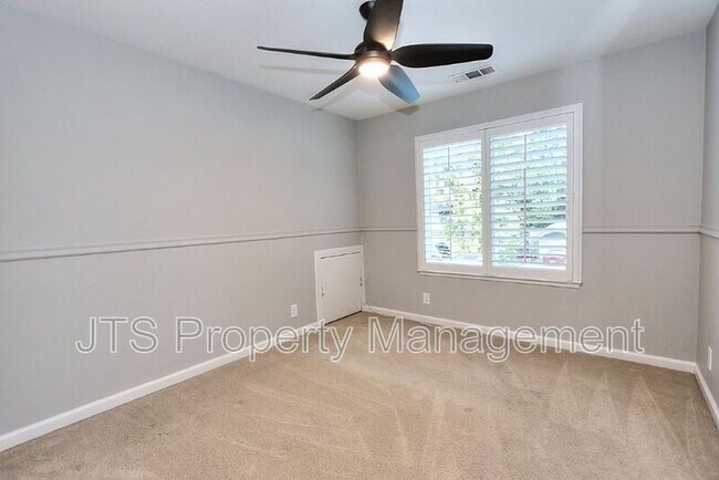 Building Photo - 9529 Lake Natoma Dr