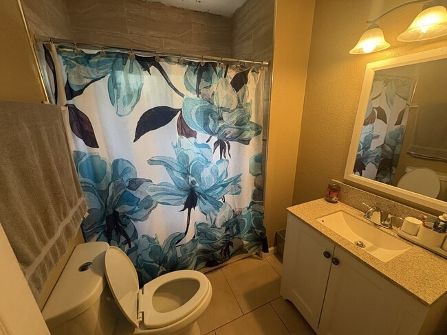 Building Photo - Cozy 2 Bedroom Near Downtown – Pre-Lease Available Today!