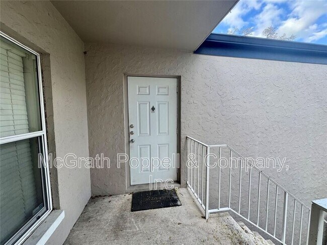 Building Photo - 115 Picardy Villa Cir