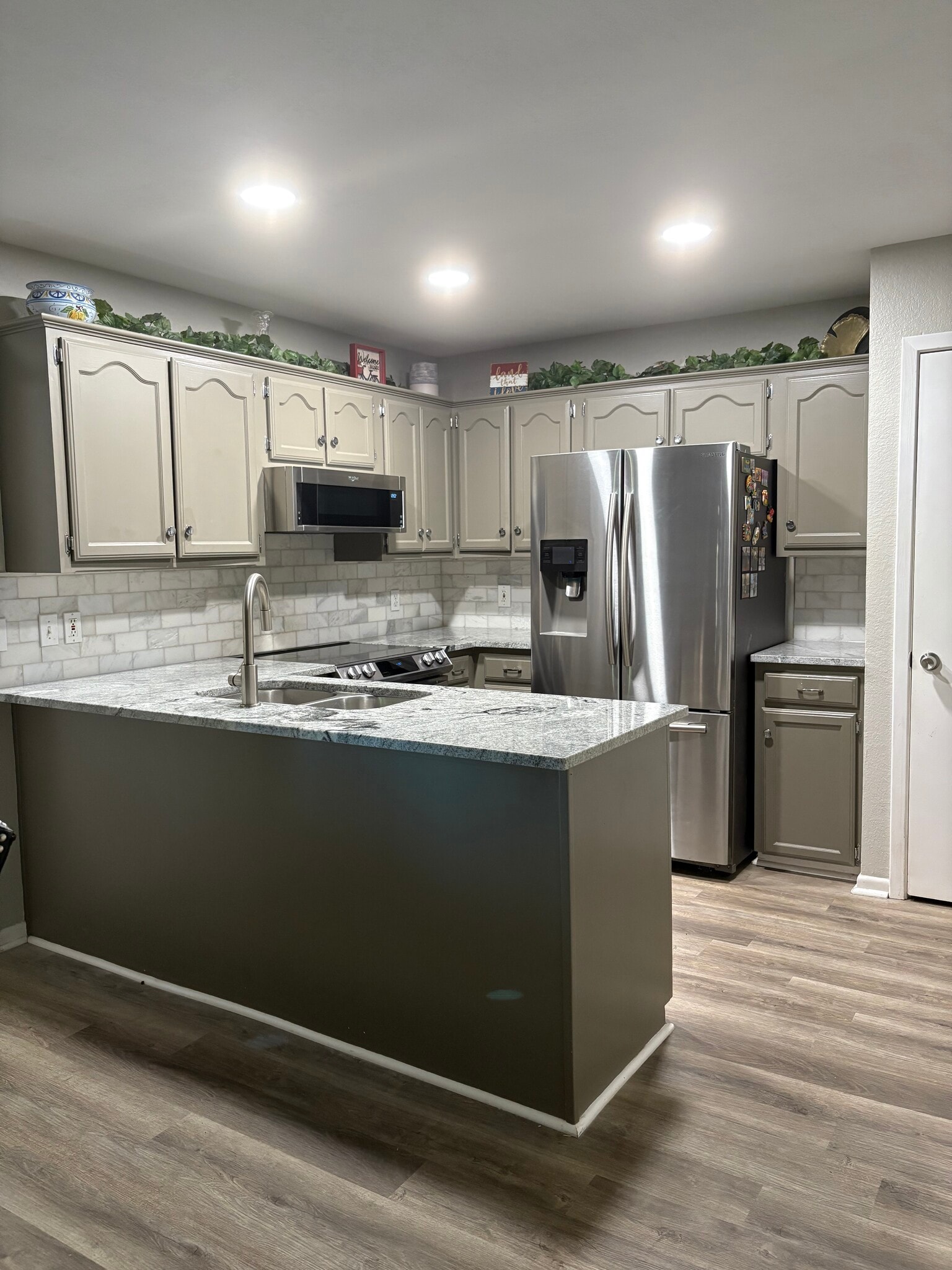 Building Photo - 4005 Sunhill Dr