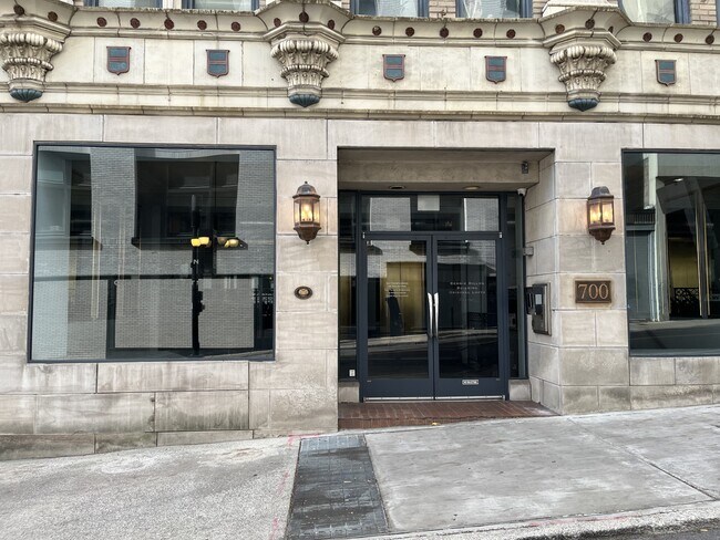 Primary Photo - 700 Church St