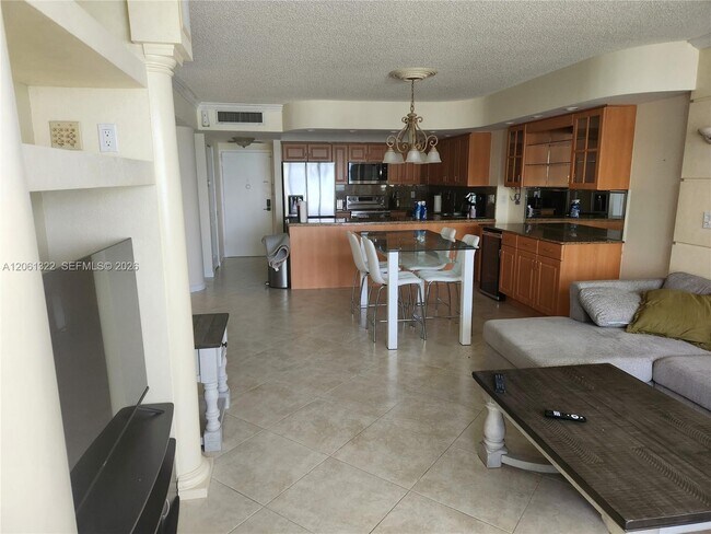 Building Photo - 3725 S Ocean Dr