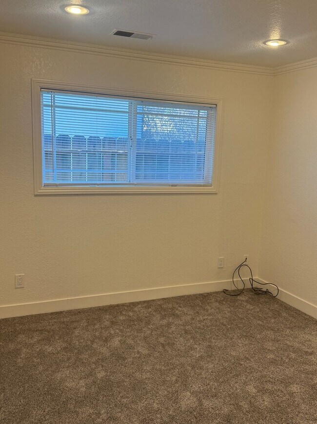 Building Photo - Fully Remodeled 3 Bed / 2.5 Bath Home in Hayward's Cherryland Neighborhood