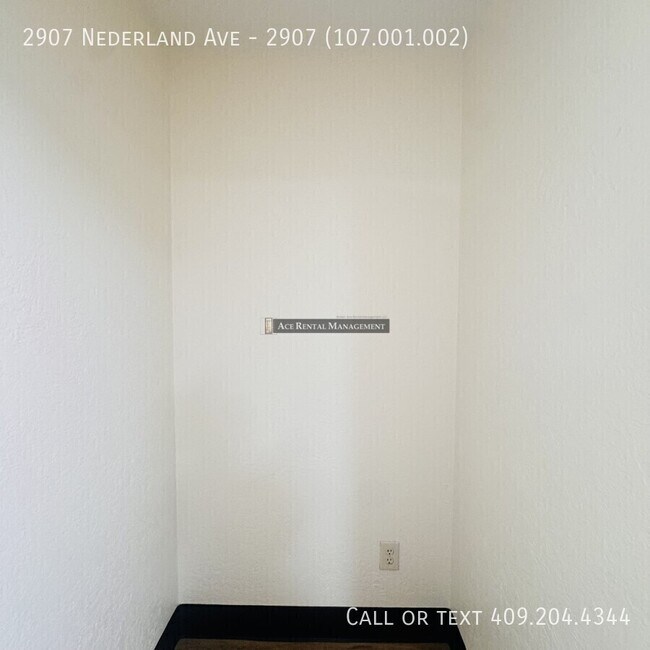 Building Photo - 2907 Nederland Ave