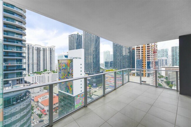 Building Photo - 1010 Brickell Ave