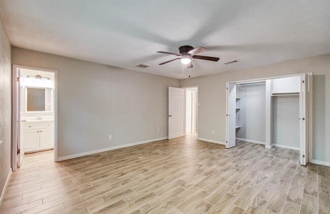 Building Photo - 17411 S Yorkglen Dr
