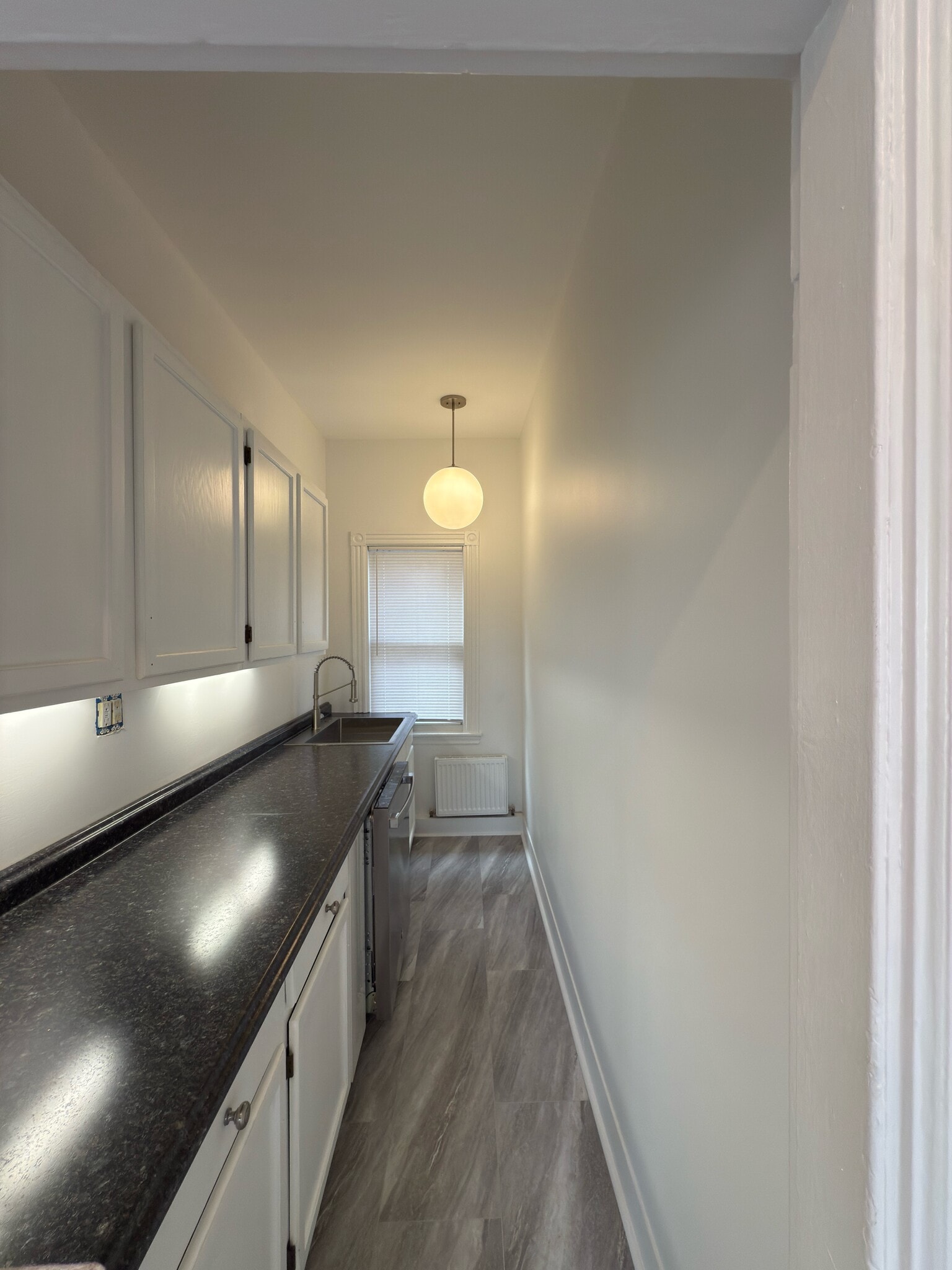 Building Photo - 1058 Forest Ave